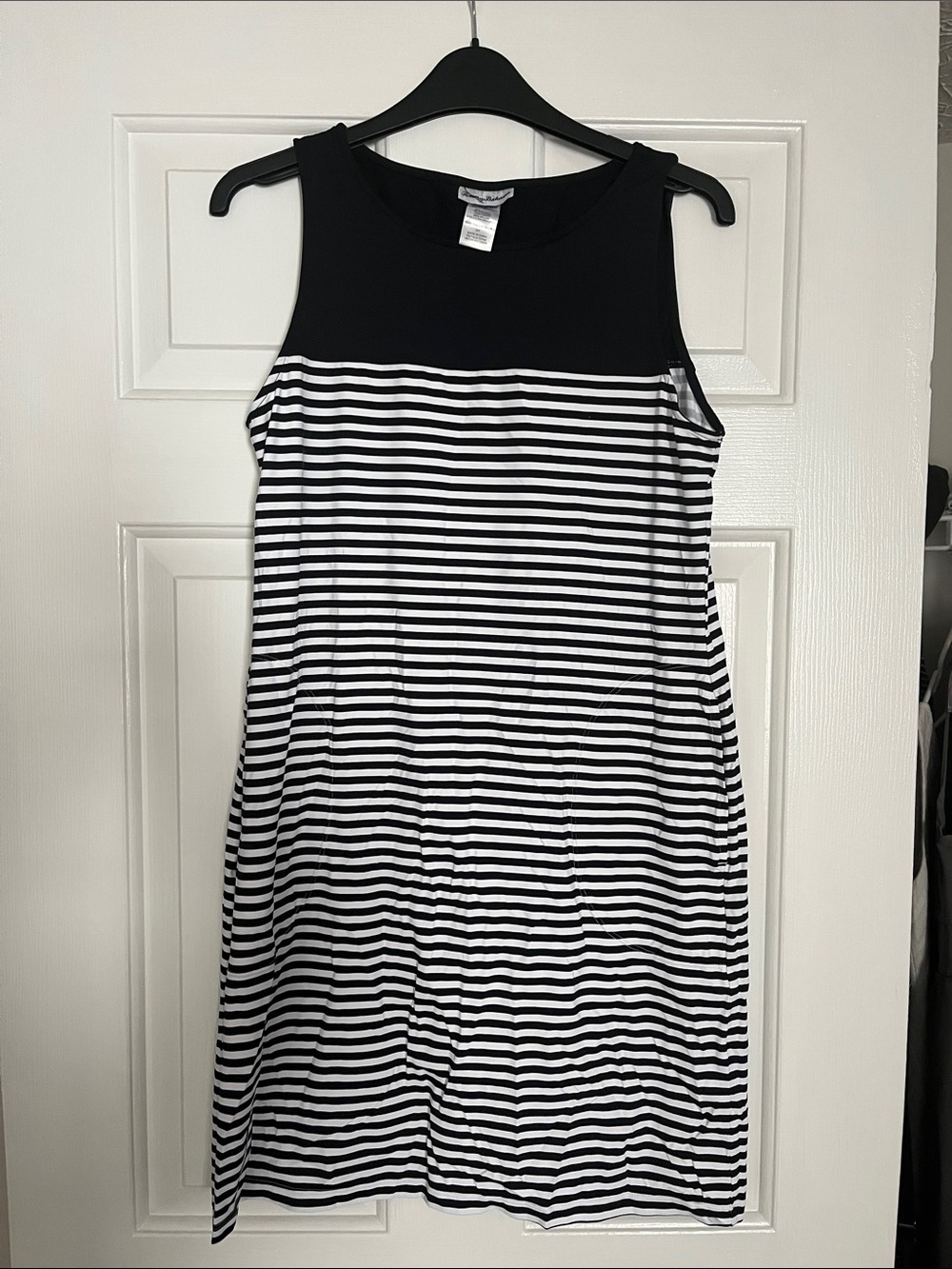 Tommy Bahama Sleeveless Black & White Striped Shift Dress pockets